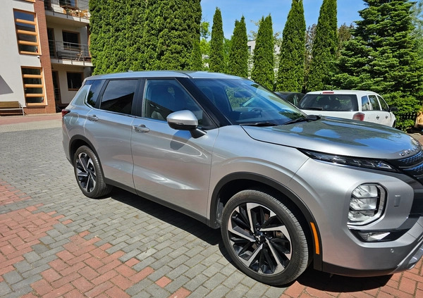 Mitsubishi Outlander cena 190000 przebieg: 33608, rok produkcji 2022 z Warszawa małe 211